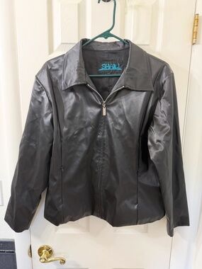 Vintage 90’s Minimalist Black Pleather Zip up Jacket. Snails. Size large